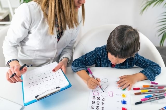 Psikolojisi Bozuk Çocuğun Belirtileri